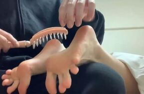 玉足怕痒模特 小月约现实录