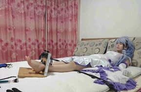 知更鸟小姐被挠痒逼供