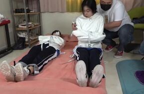 尘冰定拍，女大学生拘束衣tk，比较怕痒的