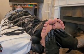 Fettish   No Safeword   Bella Luxx