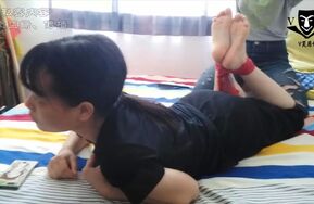 V笑原创 中学生-014 姐妹们的折磨：女孩哭了